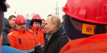 Путин открыл транспортную развязку в Химках