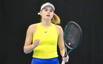Катарина Завацкая с победы стартовала на турнире серии ITF во Франции