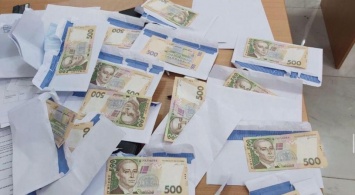 Кандидат в депутаты Киевсовета раздавал по 1000 гривен за голос за него