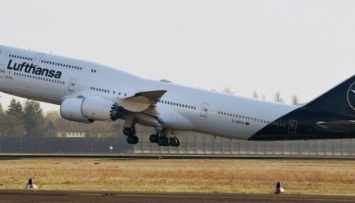 Lufthansa не будет пускать на борт пассажиров в обычных масках