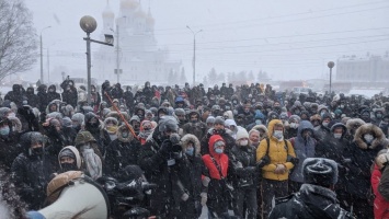 В Архангельской области активистку задержали за пикет снеговиков