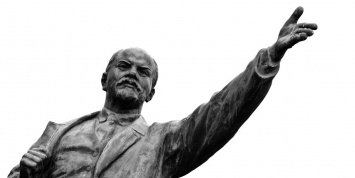 На Украине демонтировали последний памятник Ленину
