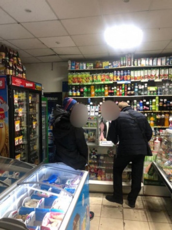 В магазинах Кривого Рога несовершеннолетним продают алкоголь и сигареты