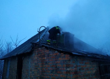 Под Харьковом массово горят частные дома (фото)