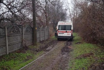 Спасатели Днепропетровщины регулярно вытягивают из грязи автомобили экстренных служб
