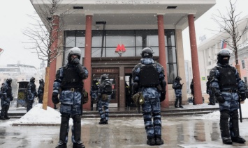 Протесты в РФ: В Москве перекрыли центр, а в Новосибирске и Красноярске сгребли сугробы на тротуары