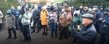 Участники митинга в Терновке толкают директора КП ТЖКП Гамлета Мамедова на должностное преступление
