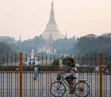 Перебои с интернетом начались в Мьянме на фоне задержания президента