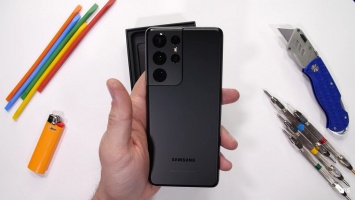 JerryRigEverything проверил на прочность смартфон Samsung Galaxy S21 Ultra