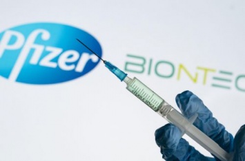 Украина будет просить о большем количестве вакцин Pfizer