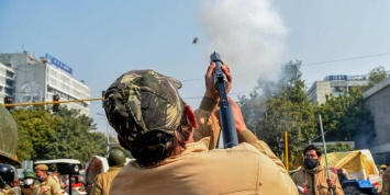 Индия отключила интернет вокруг Нью-Дели после массовых столкновений фермеров с полицией