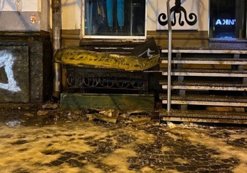 Фотофакт: в центре Харькова рухнул балкон
