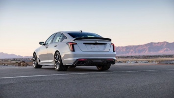 Cadillac официально представила новый Cadillac CT5-V Blackwing