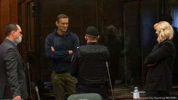 "Я обидел Путина тем, что выжил": как в Москве судили Алексея Навального