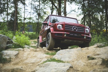 Особо внедорожный Mercedes-Benz G-класса уже вывели на тесты (ВИДЕО)