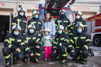 В Киеве 4-летняя девочка спасла от пожара кота и квартиру: фото и видео