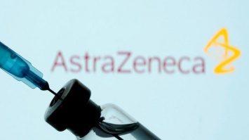 Вакцина AstraZeneca "потеряла" доверие еще одной страны