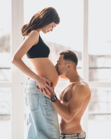 Холостяк Макс Михайлюк станет отцом: первые фото с беременной возлюбленной