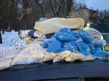 В Киеве у водителя, который пытался откупиться от полицейских, обнаружили наркотики на 20 млн грн - полиция