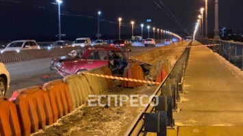 "Пьяное Жигули" спровоцировали тройное ДТП на мосту Патона в Киеве