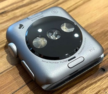 Опубликованы фотографии еще одного прототипа самых первых смарт-часов Apple Watch