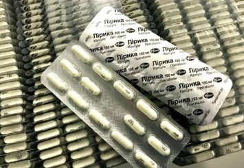 В "Борисполе" иностранец пытался медпрепараты Pfizer на 2 млн грн