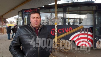В Днепре на Старомостовой трамвай сбил женщину и влетел в остановку: фото, видео