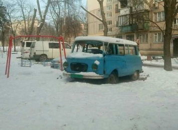 Тело насмерть замерзшего в Киеве дворника-индуса доставили на родину
