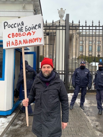 Режиссер Вырыпаев, поддержавший протесты, заявил о том, что его уволили