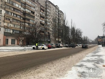 Двух криворожских школьниц на переходе сбил Chevrolet: что с девочками