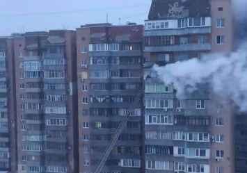 Один погиб, 13 спасли: на Одесской - масштабный пожар в многоэтажке