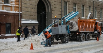 На дорогах Харькова работают около 80 снегоуборочных машин