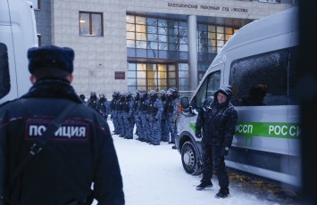 В Москве возобновился судебный процесс против Навального по делу о клевете