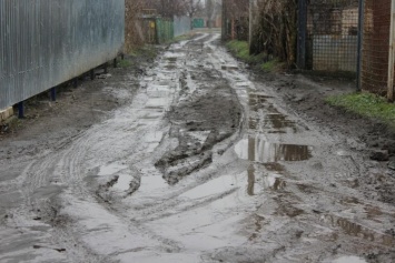 В частном секторе Мелитополя появилась грязевая горка