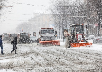 Непогода разбушевалась: в Запорожье и области из-за снега увеличилось количество ДТП
