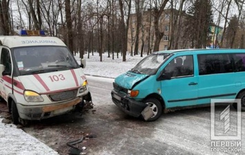 В Кривом Роге минивэн протаранил «скорую», которая везла пациента