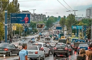 Фото автомобильной пробки в Донецке из жизни до оккупации вызвало бурное обсуждение в соцсетях «ДНР»