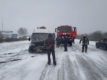 Запорожские спасатели за сутки оказали помощь более чем десятку людей: подробности (ФОТО)