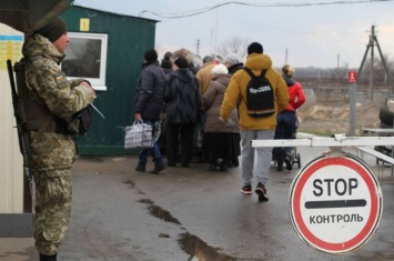 Соцсети: На КПВВ "Станица Луганская" был приостановлен пропуск людей