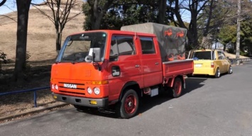 В сети показали пожарную машину Nissan Atlas Diesel 4WD 1991 года выпуска (ВИДЕО)