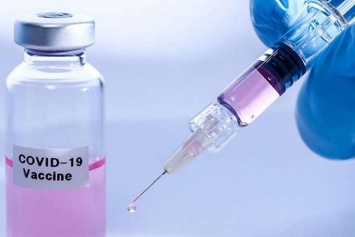 Ученые заявили о риске "постепенного устаревания" вакцин от коронавируса