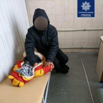 В Краматорске патрульные разыскали сбежавшего ребенка, а младенца, которого оставила мать - забрали в больницу