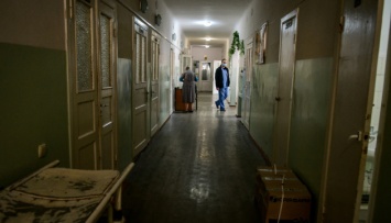 Пациенты в коридорах и столовых: в больнице Франковска не осталось свободных COVID-коек