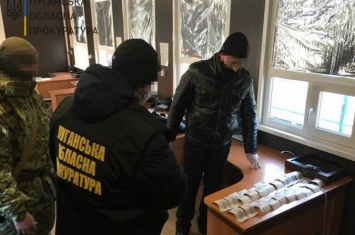 Пограничникам предлагали крупную взятку за перемещение спортивного снаряжения через КПВВ "Станица Луганская"