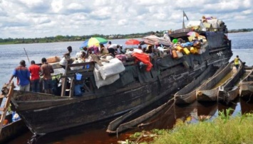 Минимум 60 человек погибли в результате крушения баржи в Конго