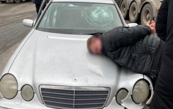 Под Одессой иностранец наехал на двух полицейских