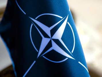 НАТО в восемь раз увеличит число своих военных в Ираке