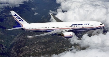 В США проверят "Боинг 777" после инцидента с двигателем
