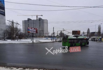 На Салтовке остановились троллейбусы (фото)