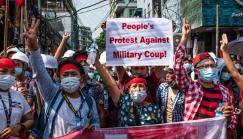 ЕС осудил военный переворот в Мьянме